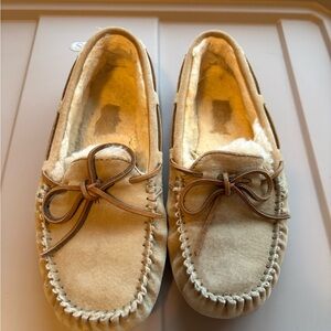 UGG Women's Tan Slippers with Bow Detail
